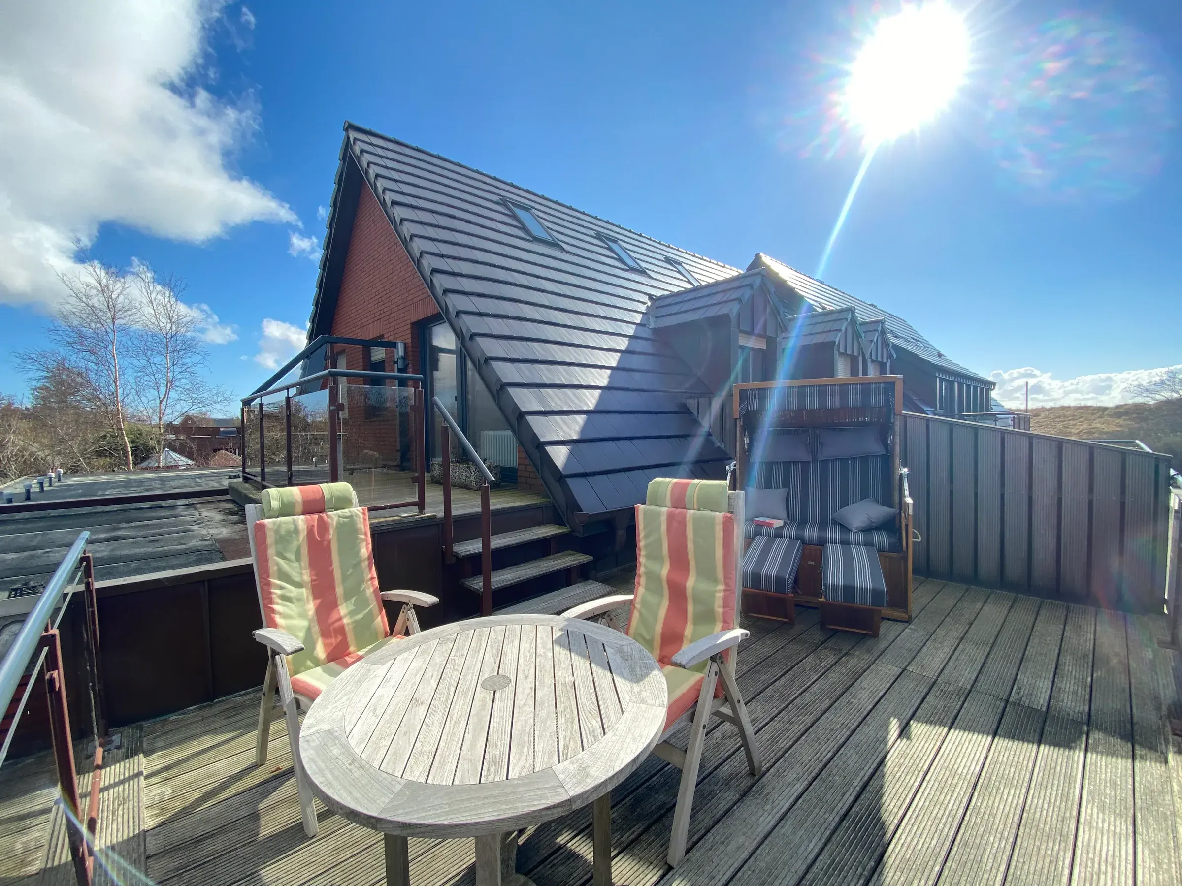 West-Dachterrasse von Studio 1 mit Strandkorb