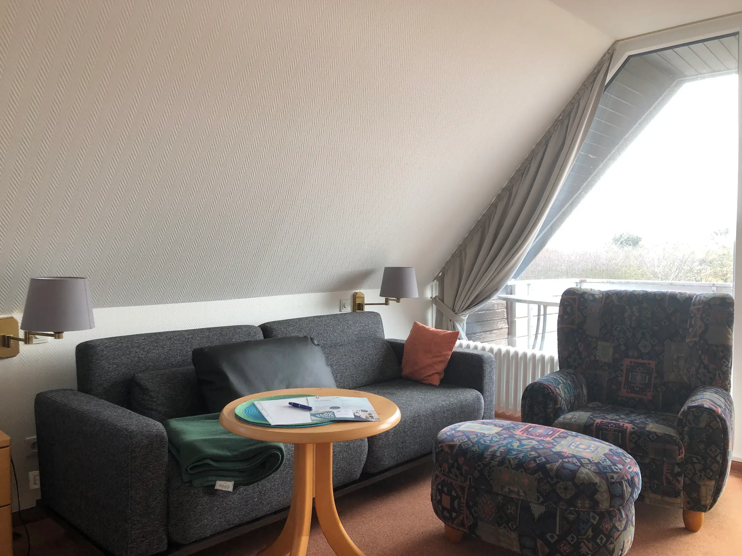 Weitere Ansicht des Wohnzimmers der Ferienwohnung Borkum