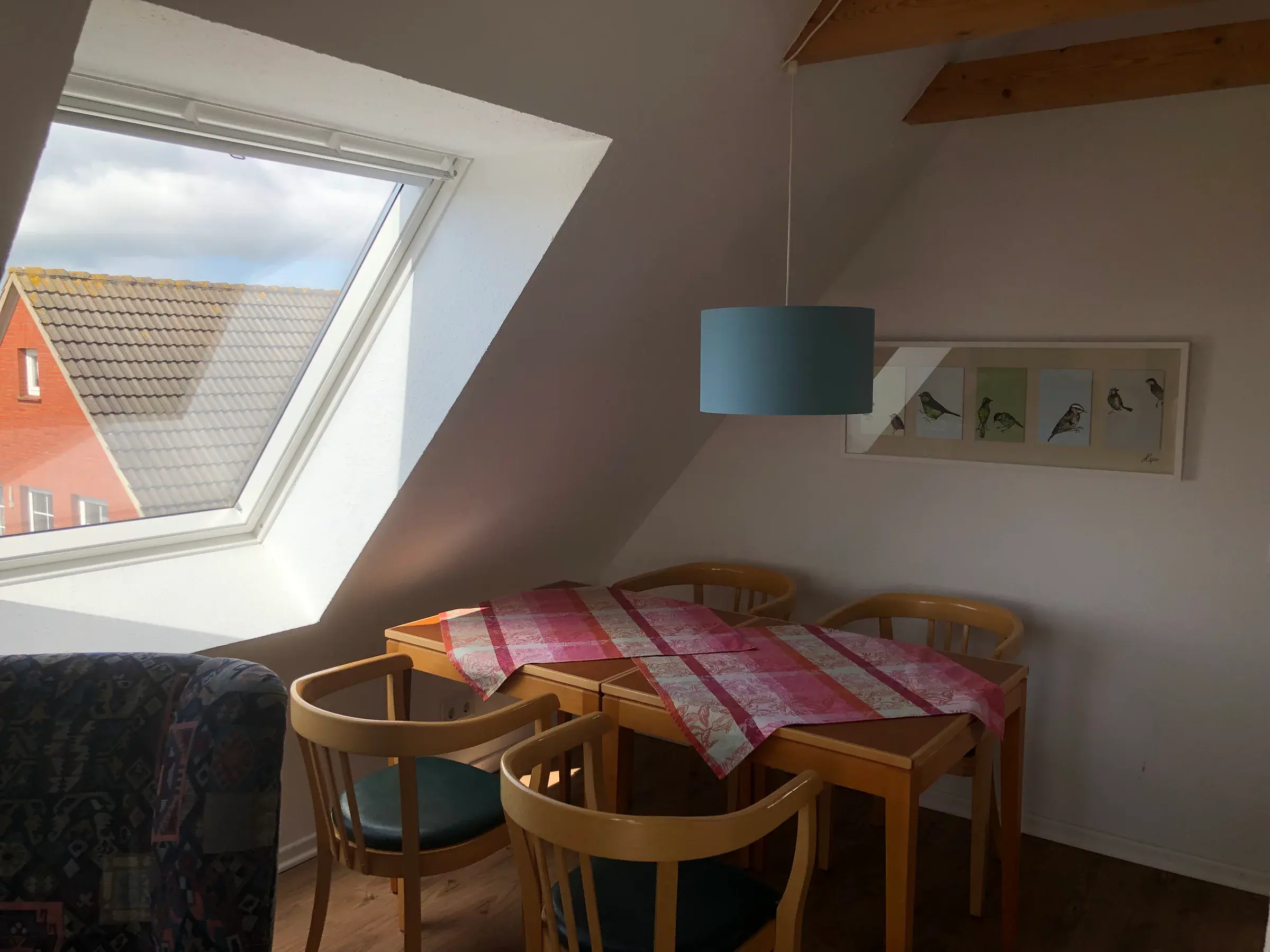 Weitere Ansicht des hellen Wohnzimmers in Langeoog